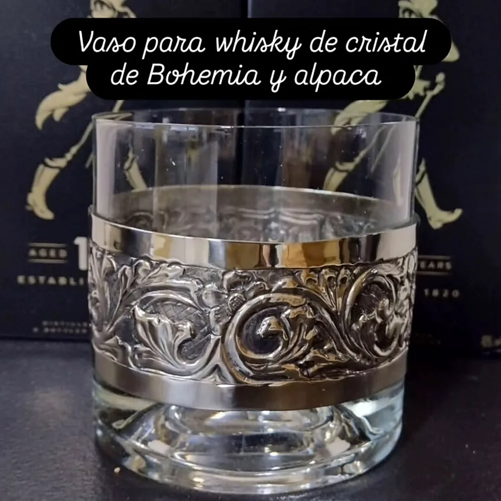 Vaso para whisky de cristal de Bohemia con banda de alpaca